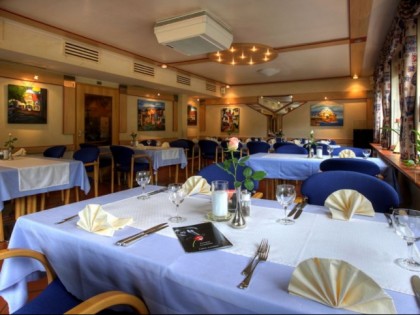 照片: T&amp;ouml;nnes